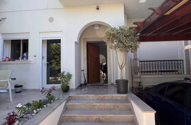 Marvelous 3-bedroom townhome with AC in La Marsa