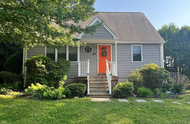 Marvelous 4-bedroom, 2-bath home with AC and private backyard close to the beach