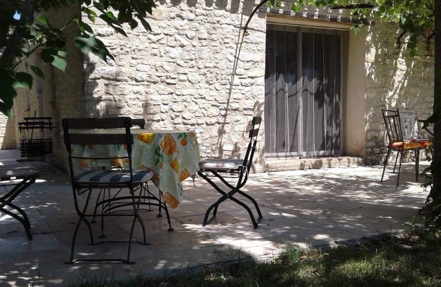 Provencal farmhouse with swimming pool in the countryside at St Michel the observatory