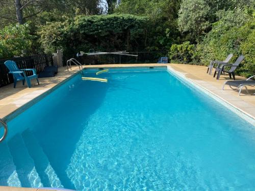 Mas Grimaud - Gîte- Studio et chambres d'hôtes familiales