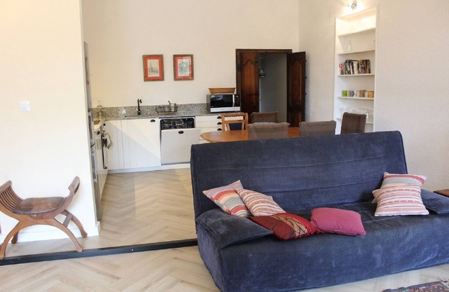 Mas Pallares casas rurales cerca de Ceret, Amplio Apartamento Planta Baja