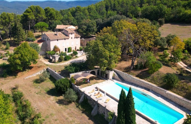 Mas provenzal en el corazón de la Provenza