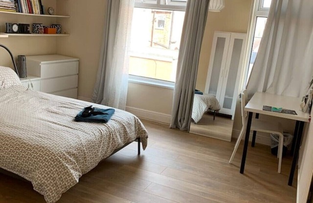 MASTER BEDROOM IN ❤️ OF LEICESTER