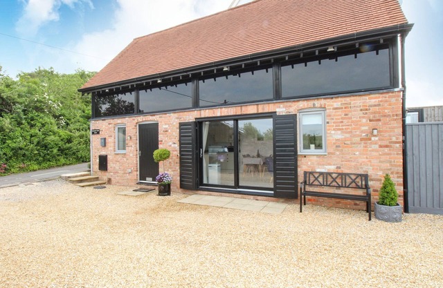 Meadow View Barn, BERE REGIS