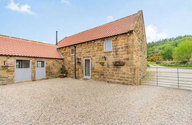 MEADOWSWEET, pet friendly, character holiday cottage in Goathland