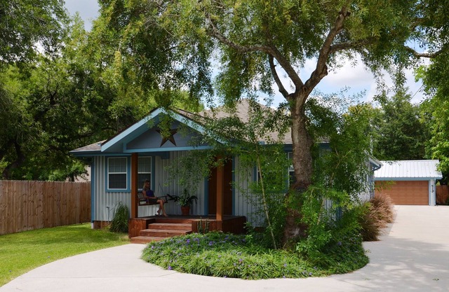 Casa grande y cómoda de 5 dormitorios, cerrada privada, fácil acceso a todas las partes de la ciudad