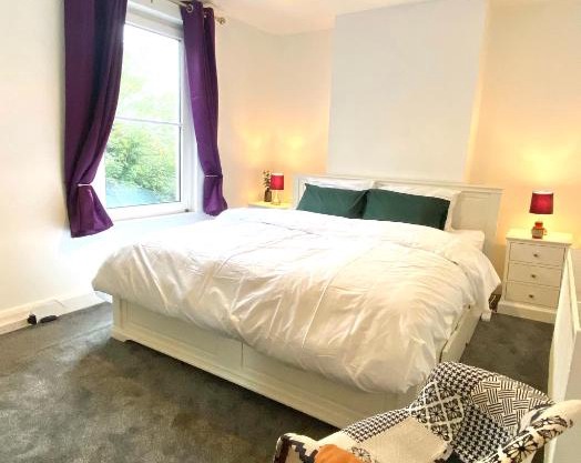 Medway Getaway - 3 Bed Home with Luxury Bathroom