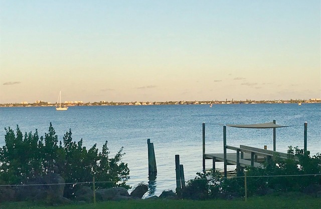 Melbourne Waterfront - 1 Bed 1 Bath - Entire Apartment