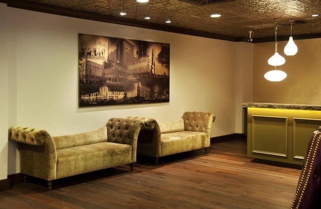 Memorable Vacation At The Strip! Free Parking, Near SlotZilla Zipline!