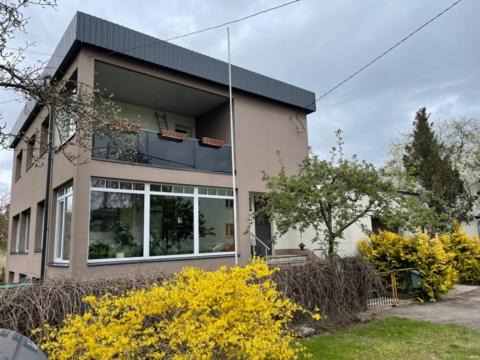 Merelähedane peremaja Pärnus