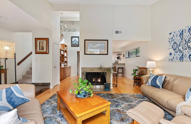 Mesa Cliff Place - Incredibly Located Townhome in Santa Barbara