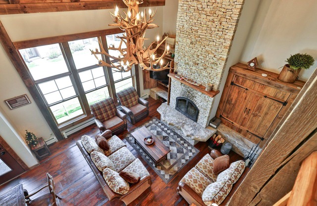 Meyer Chalet de Esqui at Topridge | Ski-In/Out 4BR Bear Mtn Retreat w/ Pool & Fireplace