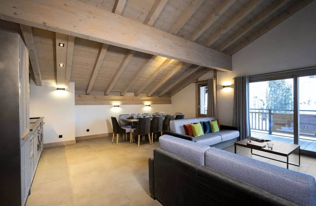 MGM Hotels & Residences - Residence Le Roc des Tours **** - 5 Room Duplex Apartment 10 People