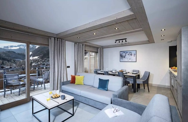 MGM Hotels & Residences - Residence Chalets de Joy ***** - 4 Room Duplex Apartment 8 People