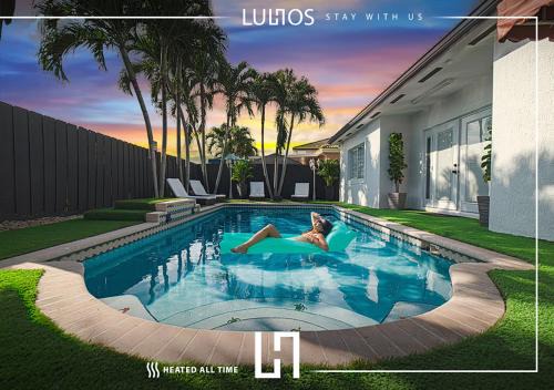 Miami 4BR Retreat Heated Pool, Gazebo & Foosball L02