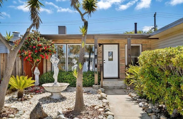 Mid Century Garden View Home Parking