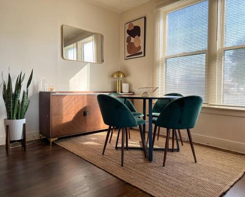 Mid-Century Modern retreat