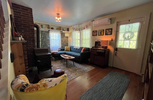 "Mid-Century Precious" cottage in Catskills. Close to Hunter, Belleayre, Windham
