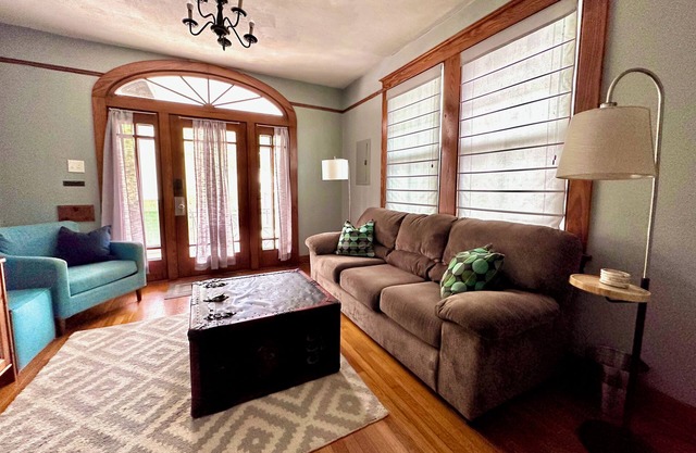 Mid City 2 BR en Beautiful Arts and Crafts House