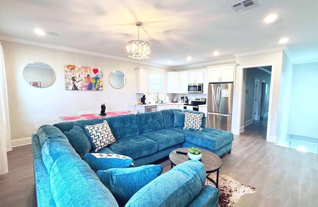 Mid-City Townhouse | Steps to Canal Streetcar