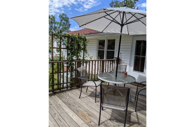 Midtown Cozy Cottage, Ideal Location!