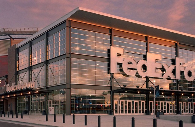 Midtown KING SUITE centrally located with FREE parking