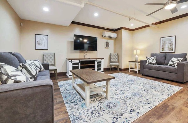 Midtown Loft 201 on Main St DT Visalia