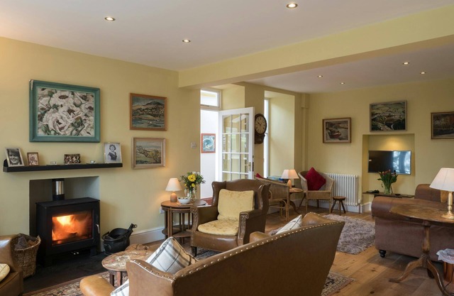 Min y Mor, Newport - Cinco Habitaciones Casa Rural, Capacidad 10