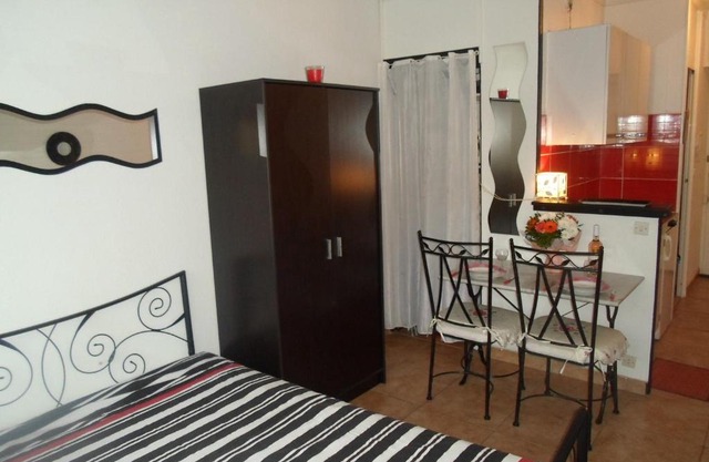 Mini-studio climatisé proche des Thermes de Balaruc-les-Bains, avec wifi et parking - FR-1-503-107