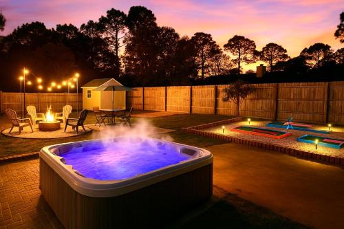 MiniGolf-Hot Tub-Firepit-Games