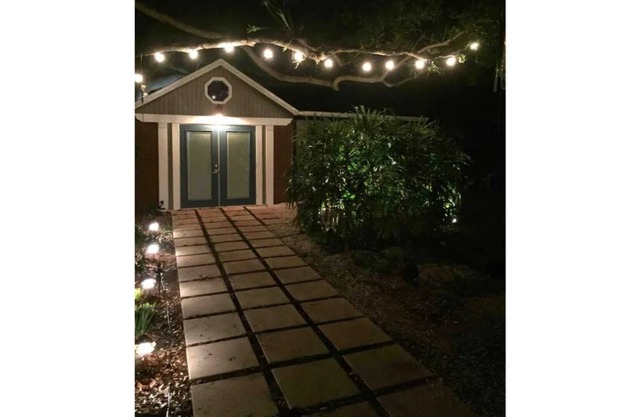 Minutes from downtown Tampa Riverwalk