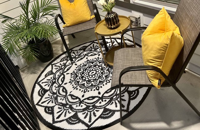 Minutes from the Speedway, Free Parking, Free Wifi!