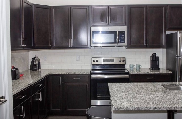 Minutes from Tiger Stadium and Jaguar Stadium