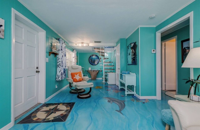 Intracoastal Sea Life Retreat, Intracoastal Sea Life Retreat