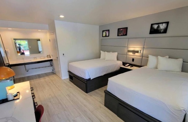 Minutes to Pruneridge Golf Club! 3 Units, Comes with FREE Parking!