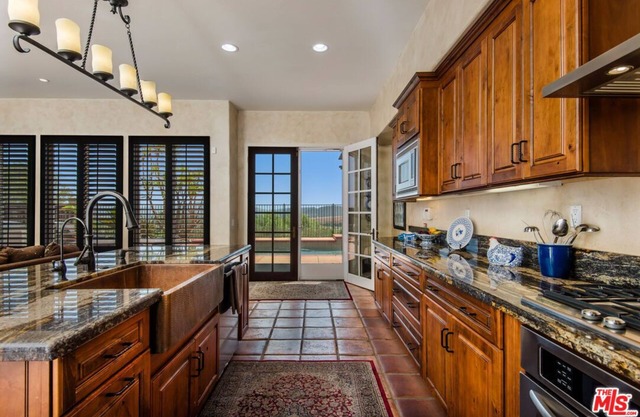 Minutes to Temecula Wineries, 4Bed/Pool/Spa/Views! Refreshed Spanish Hacienda
