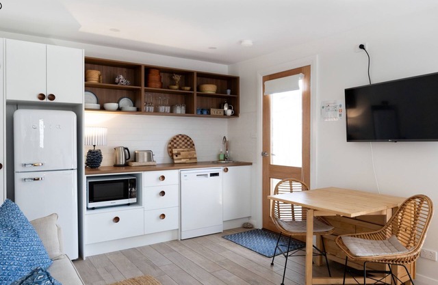 McGrath welcomes you to Miramar Studio