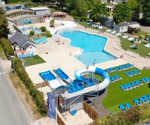 Mobil Home tout confort idéal pour 4 personnes dans le Domaine de Dugny CAMPING 4 ETOILES, Proche de Blois, du Zoo de beauval et des Châteaux de la Loire