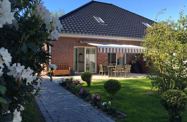 Nueva casa de vacaciones moderna y antigua de 160 metros cuadrados en Esens / Bensersiel Mar del Norte / 6P