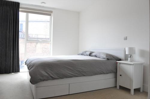 Modern 1BD Flat w Balcony Heart of Brixton