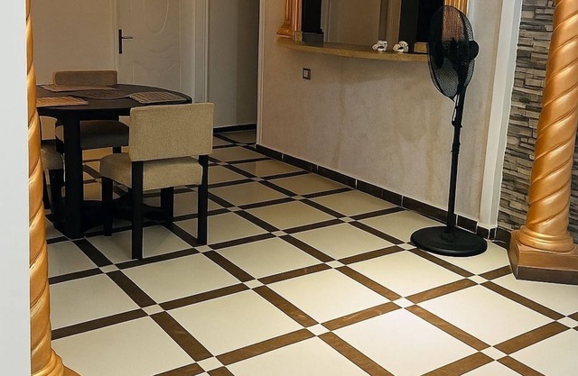 Modern 2-Bedroom Apartment with AC near the Beach, Comfort for the Whole Family!