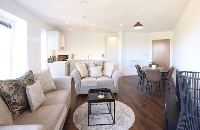 Apartamento-Baño privado-Vista a la Calle