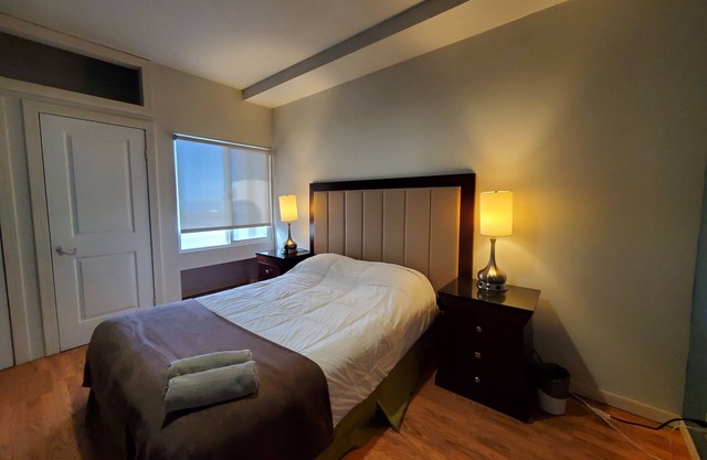 Modern 2 bedroom apartment by the bullring