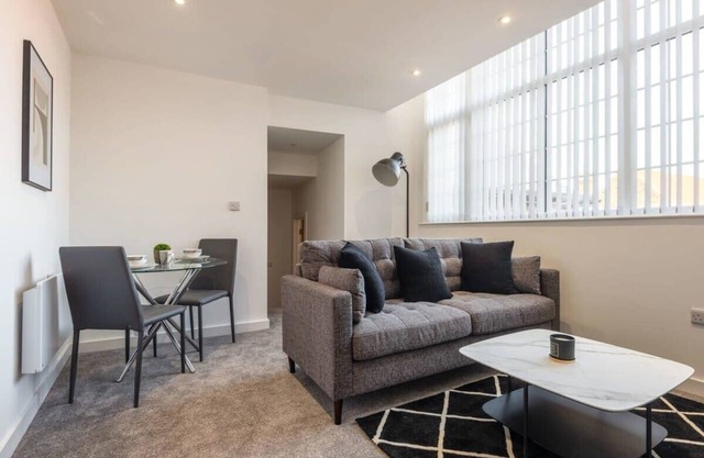 Modern 2 Bedroom Apartment in Central Hull