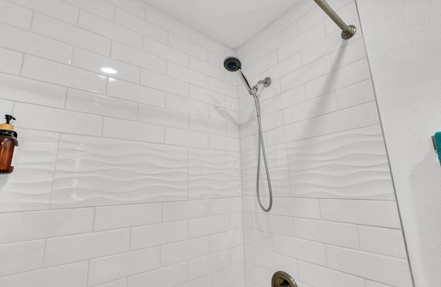 Modern 2BD/2BA Flat Gym & Pool | Heart of Downtown