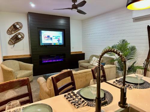 Modern 2BR Retreat in Harbor