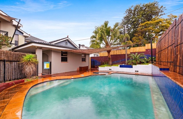 Modern 3-Bed with Pool & Water Views by Beach