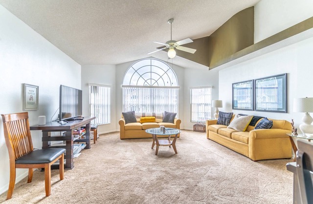 Modern 3BR Condo at Royal Palm Bay | Sleeps 8