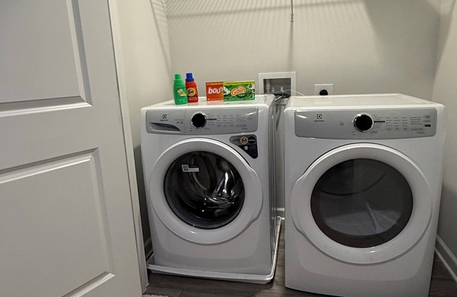 Modern 4BR Retreat – 15 Min to ATL Airport, 25 Min to Downtown