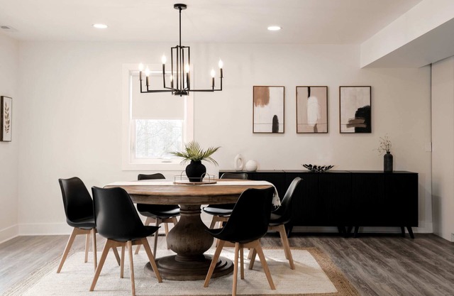 Modern 5 BDR Retreat - Game Room, Fire Pit, Creek